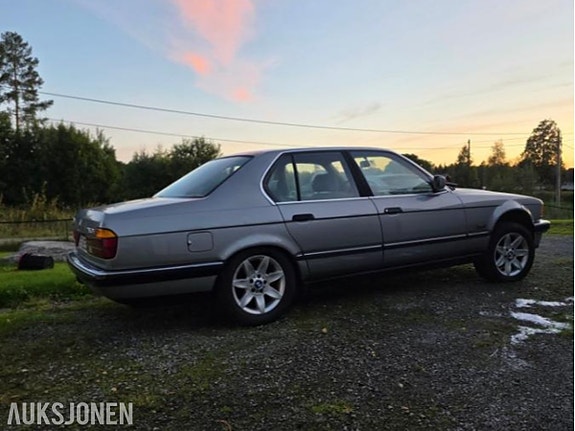 BMW 7-Serie 5 of 15