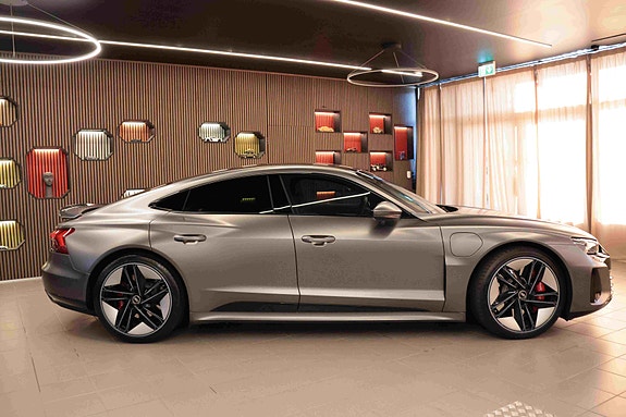 Audi e-tron GT RS 10 of 30
