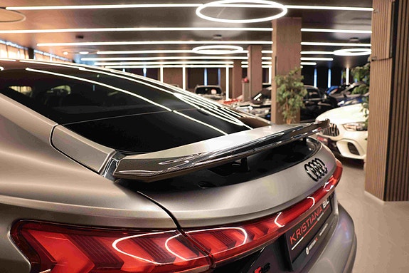 Audi e-tron GT RS 7 of 30