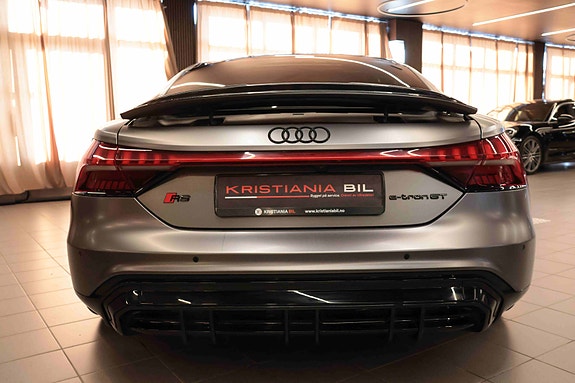 Audi e-tron GT RS 8 of 30