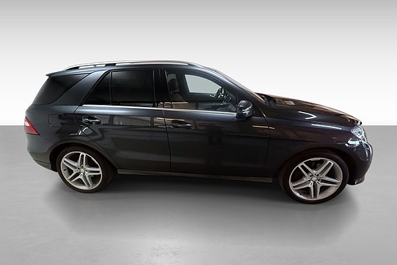 Mercedes-Benz ML350 5 of 17
