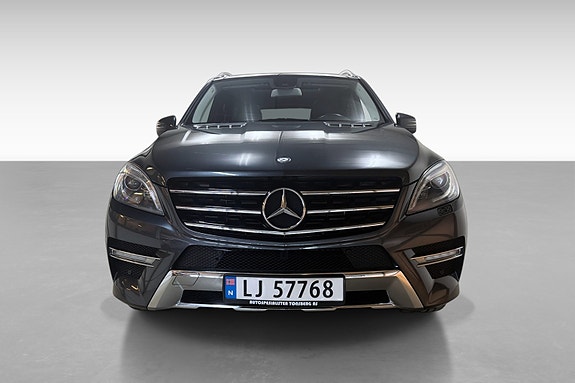 Mercedes-Benz ML350 3 of 17