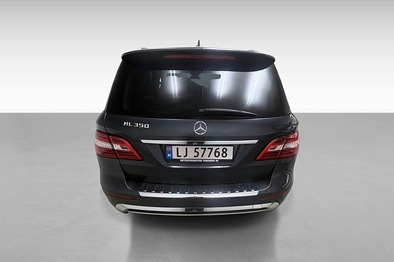 Mercedes-Benz ML350 6 of 17
