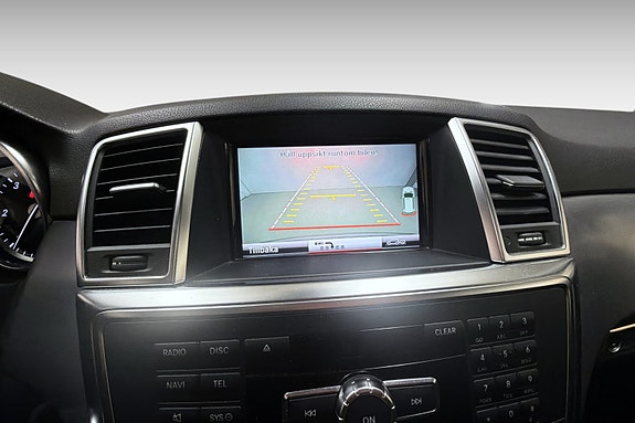 Mercedes-Benz ML350 15 of 17