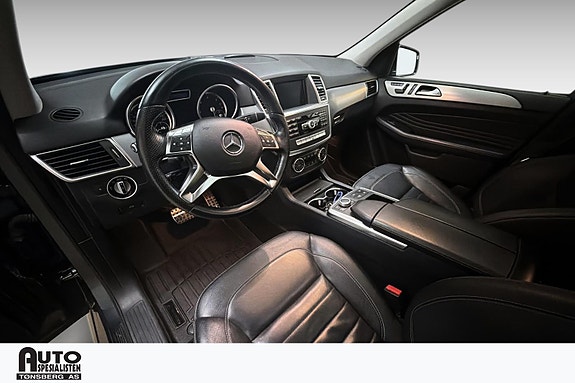 Mercedes-Benz ML350 10 of 17