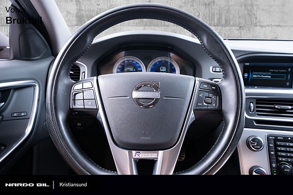 Volvo S60 11 of 30