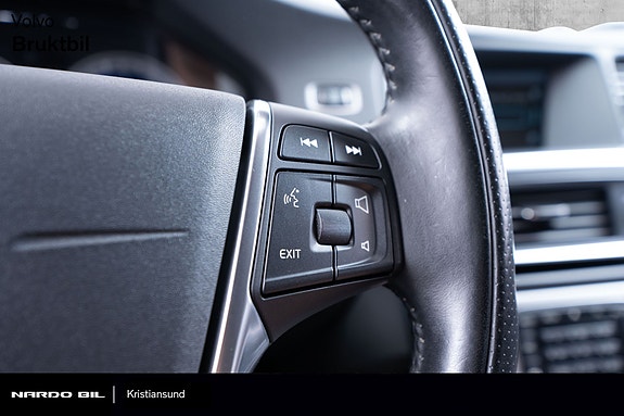 Volvo S60 12 of 30