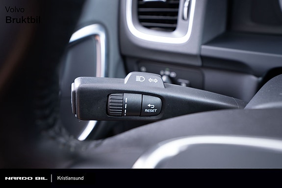 Volvo S60 15 of 30