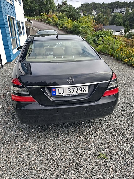 Mercedes-Benz S320 14 of 15
