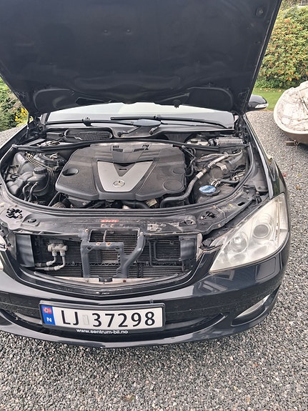 Mercedes-Benz S320 5 of 15