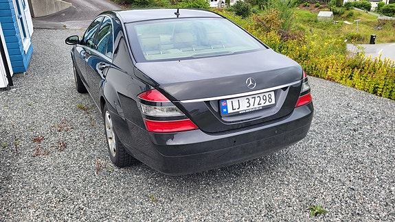 Mercedes-Benz S320 4 of 15