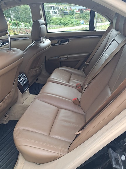 Mercedes-Benz S320 8 of 15