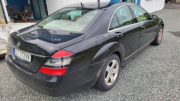 Mercedes-Benz S320 3 of 15