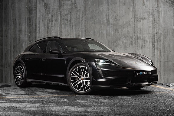Porsche Taycan Turbo 3 of 30