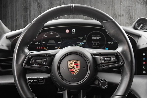 Porsche Taycan Turbo 23 of 30