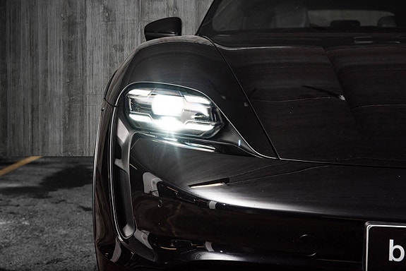 Porsche Taycan Turbo 7 of 30
