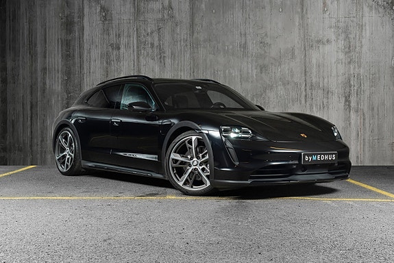 Porsche Taycan Turbo 2 of 30