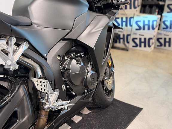 Honda CBR600RR //Lav Km stand- Kun 23,5 mil 21 of 23