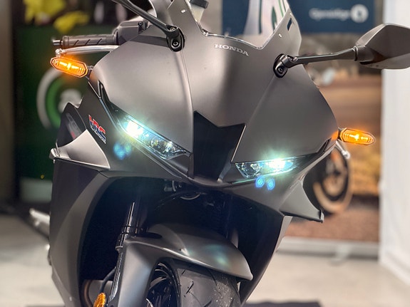 Honda CBR600RR //Lav Km stand- Kun 23,5 mil 11 of 23