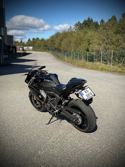 Yamaha R7 10 of 10