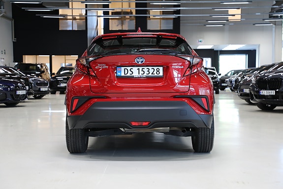 Toyota C-HR 7 of 30