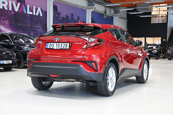 Toyota C-HR 6 of 30