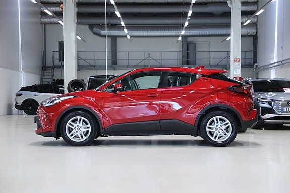 Toyota C-HR 4 of 30