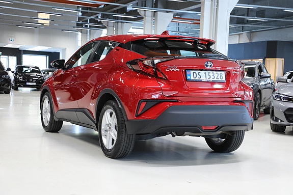 Toyota C-HR 5 of 30