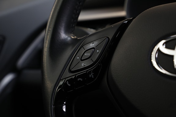 Toyota C-HR 14 of 30