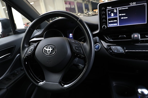Toyota C-HR 13 of 30