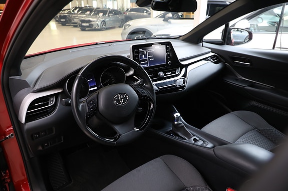 Toyota C-HR 21 of 30