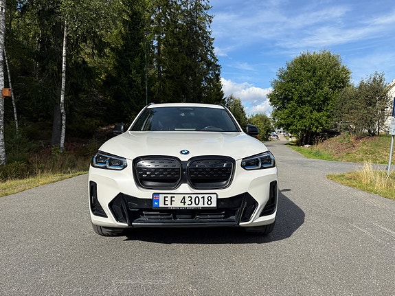BMW iX3 8 of 30