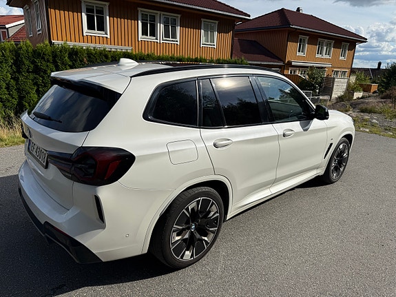 BMW iX3 13 of 30