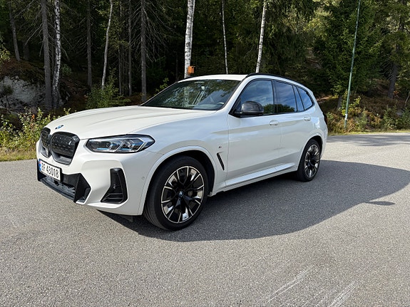 BMW iX3 2 of 30