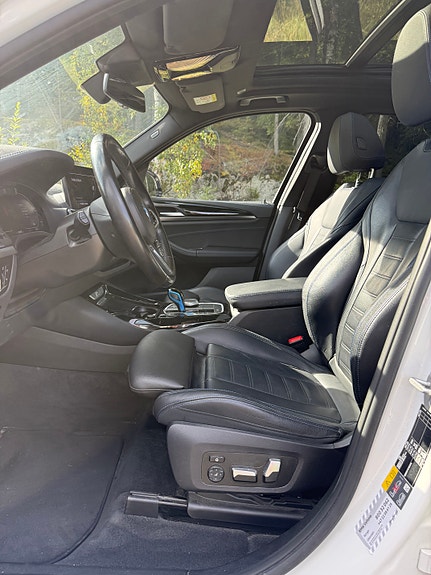 BMW iX3 21 of 30