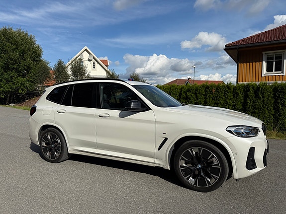 BMW iX3 10 of 30