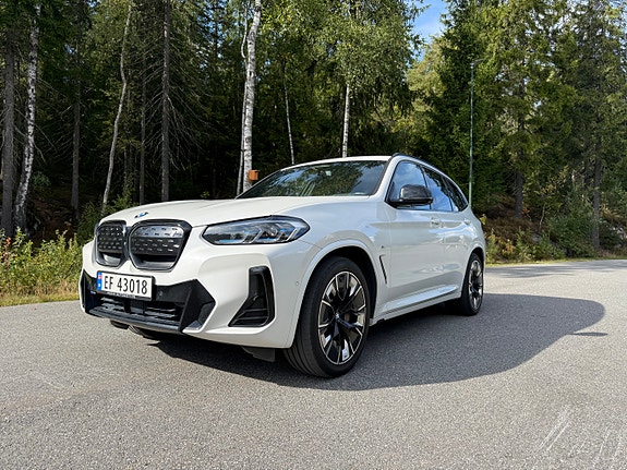 BMW iX3 3 of 30