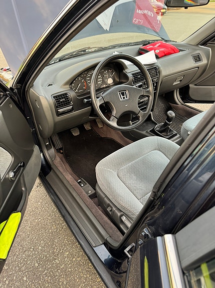 Honda Accord 10 of 30