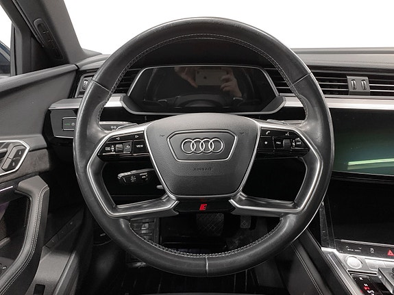 Audi e-tron 7 of 17