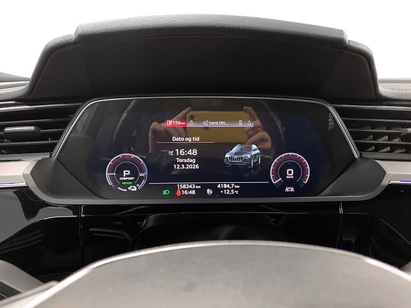 Audi e-tron 12 of 17