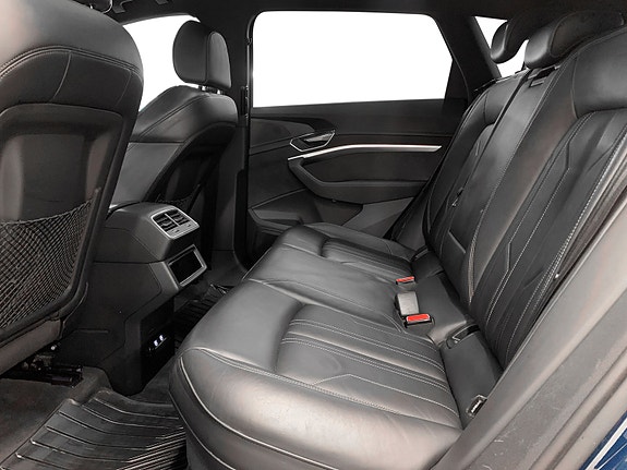 Audi e-tron 15 of 17