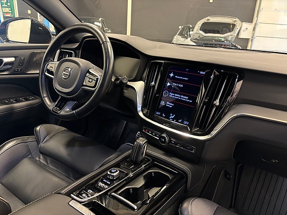Volvo V60 12 of 30