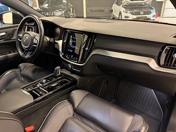 Volvo V60 11 of 30
