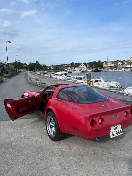 Chevrolet Corvette 2 of 12