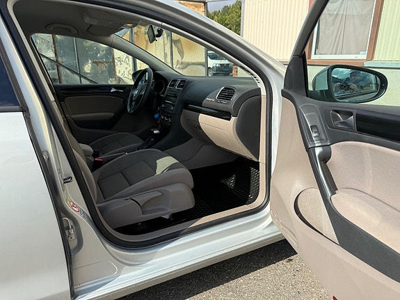 Volkswagen Golf VI 24 of 27