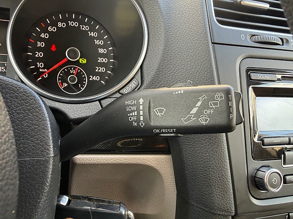 Volkswagen Golf VI 27 of 27