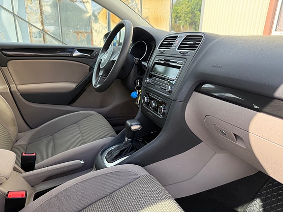 Volkswagen Golf VI 25 of 27