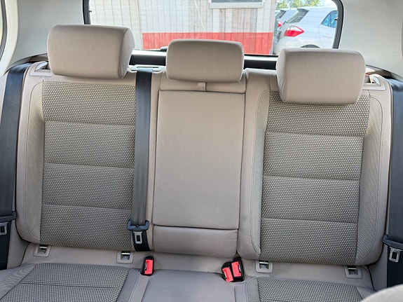 Volkswagen Golf VI 18 of 27