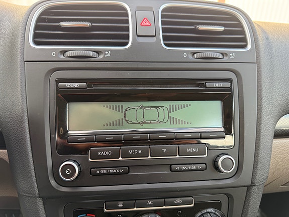 Volkswagen Golf VI 11 of 27