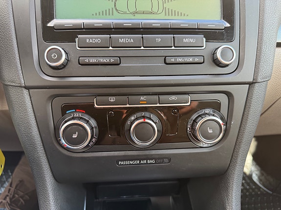 Volkswagen Golf VI 12 of 27